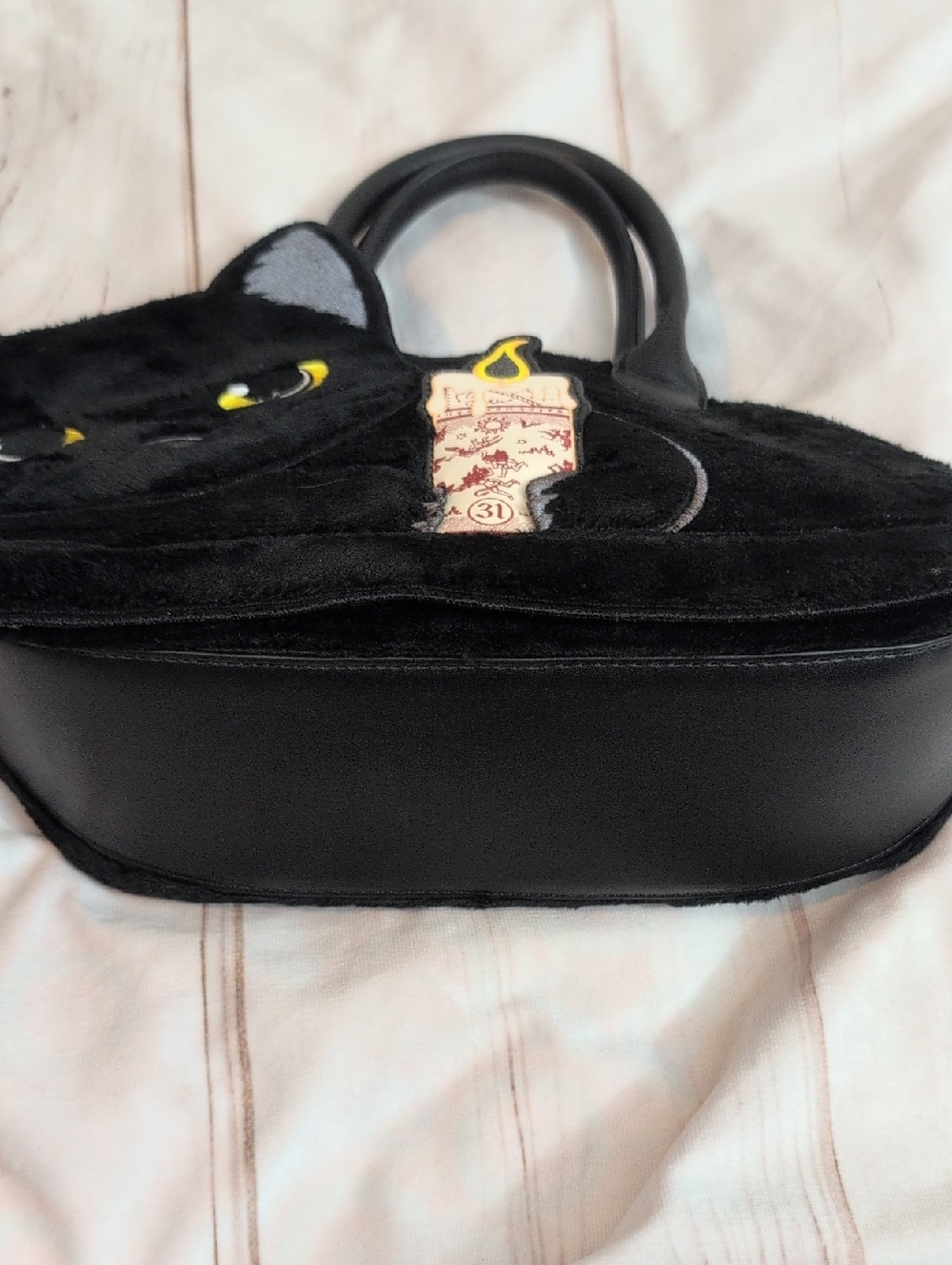 Loungefly Disney Hocus Pocus Binx & Candle Crossbody Bag Halloween Hocus Pocus - Picture 3 of 7